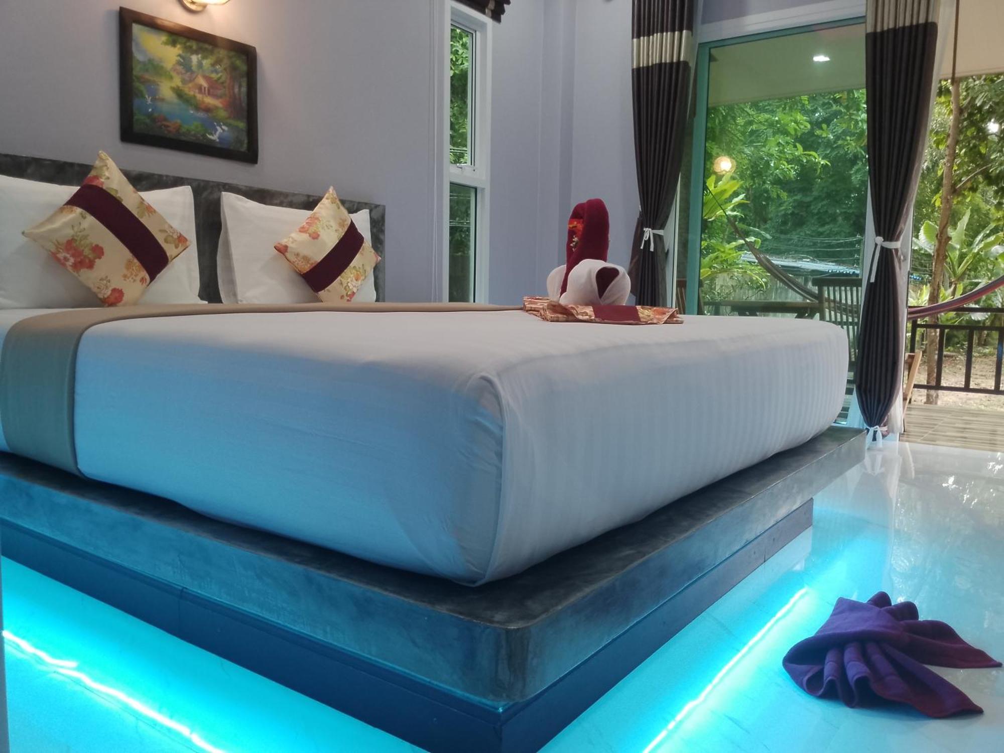 Pana Long Beach Resort - Sha Plus 란타섬 외부 사진