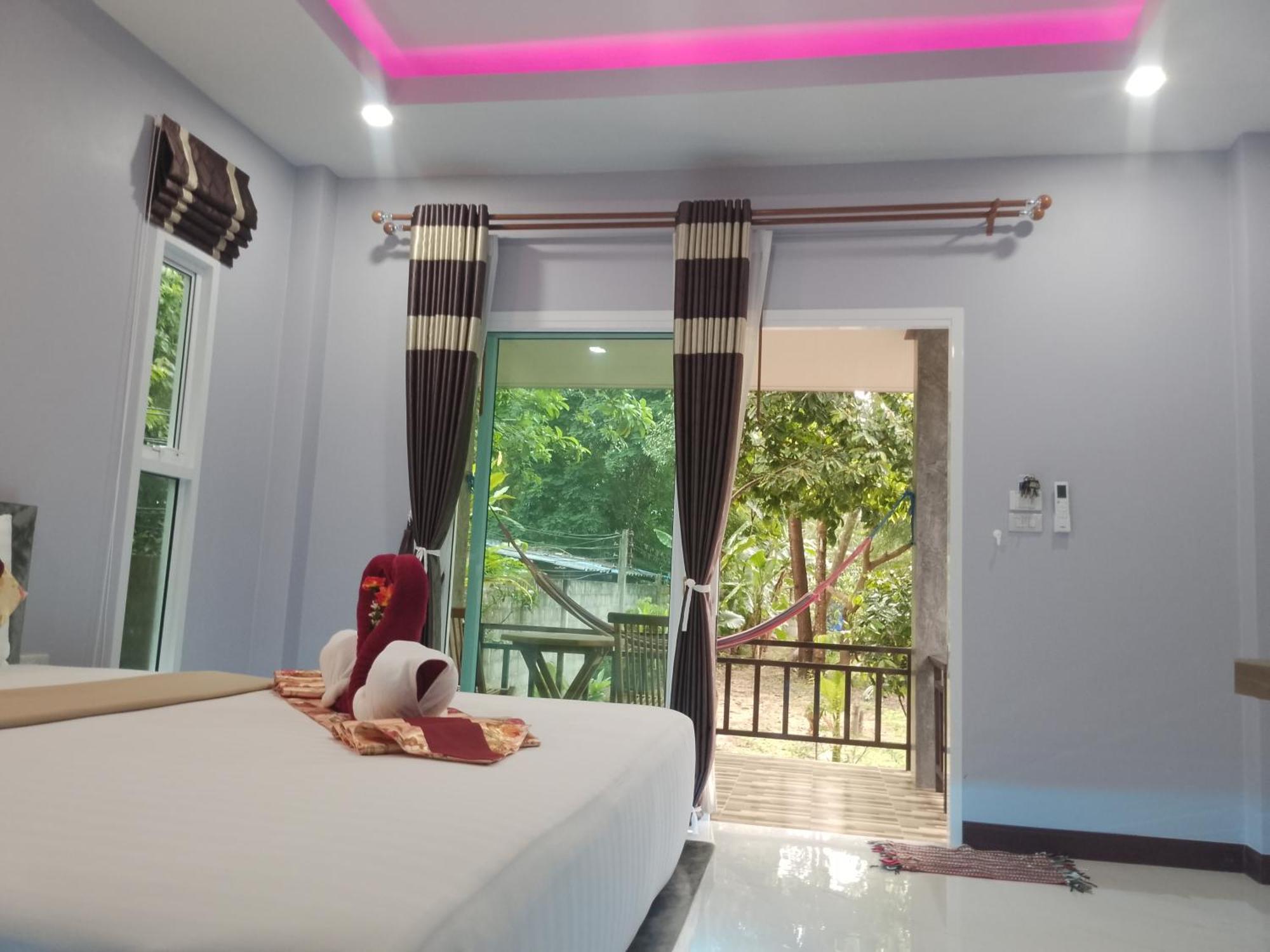 Pana Long Beach Resort - Sha Plus 란타섬 외부 사진