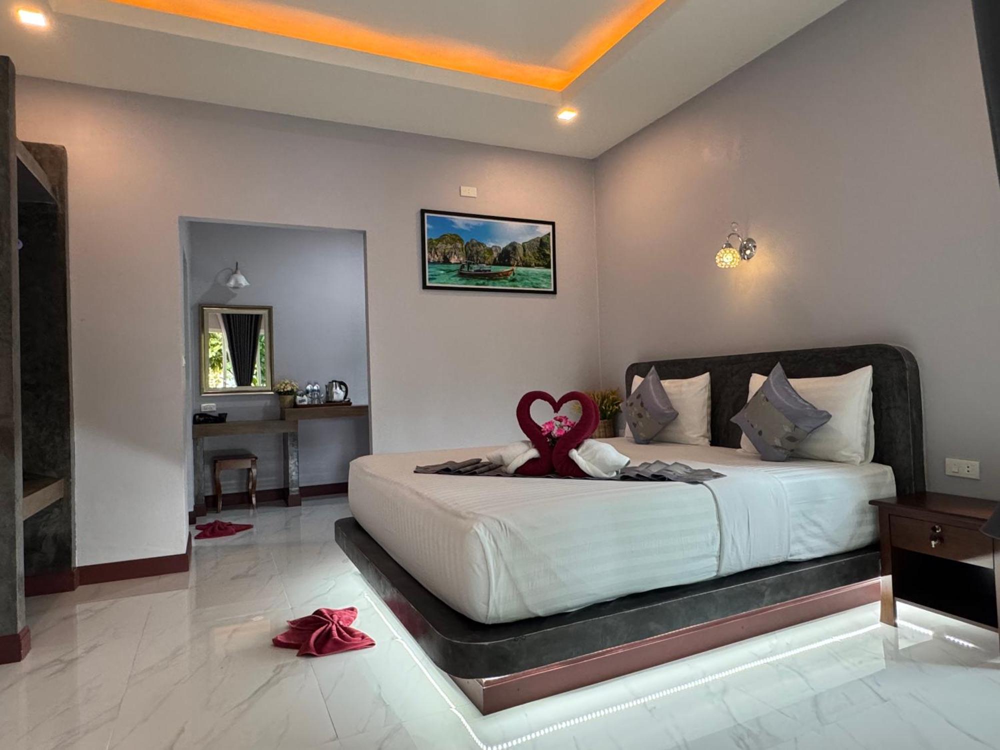Pana Long Beach Resort - Sha Plus 란타섬 외부 사진